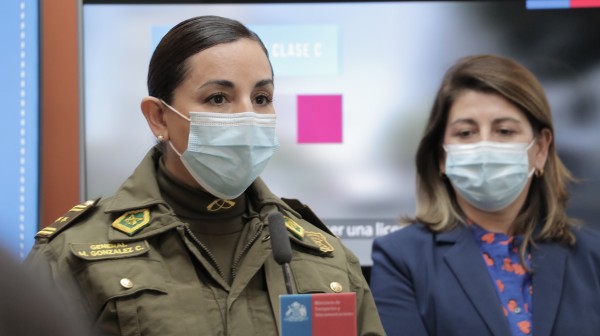Lanzamos campa帽a educativa "#EsMoto": usuarios de motos el茅ctricas o de baja cilindrada deben contar con licencia clase c y permiso de circulaci贸n